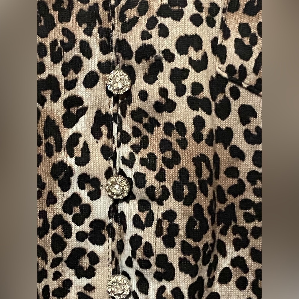 WOMEN'S LEOPARD JEWEL
TIE FRONT TOP - Small - Picture 3 of 4